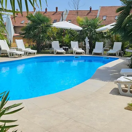 Holiday home Paradise-garden-zamardi *