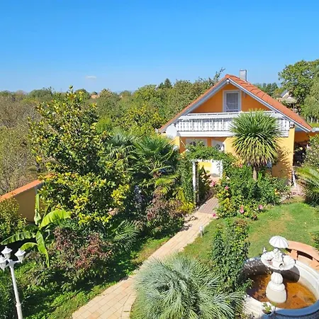 Holiday home Paradise-garden-zamardi Zamardi