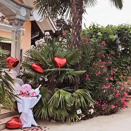 Paradise-garden-zamardi Holiday home Zamardi