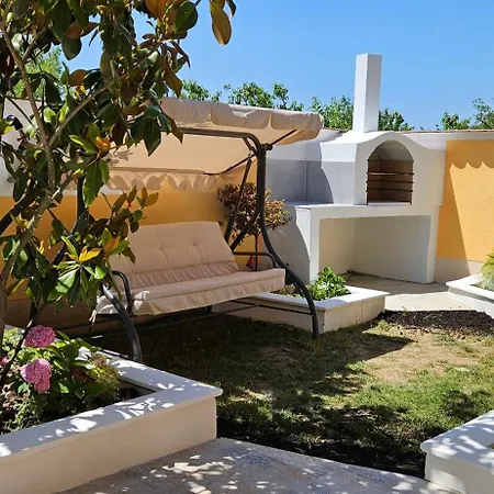 Prázdninový dům Paradise-garden-zamardi *